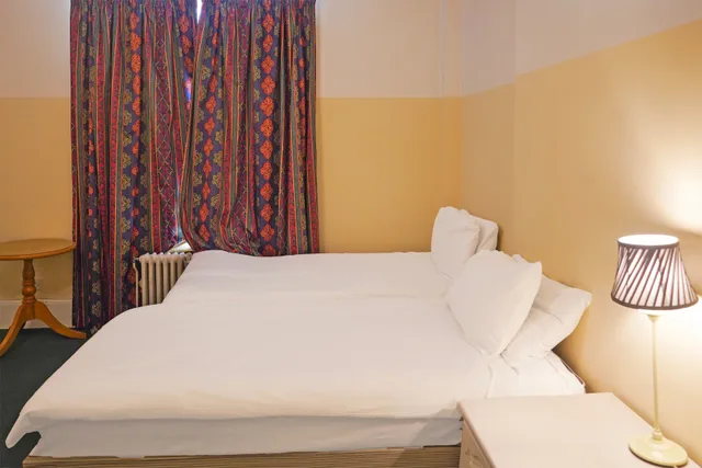 غرفة قياسية عائلية 4، OYO Langford Hotel, Brighton & Hove 3/5