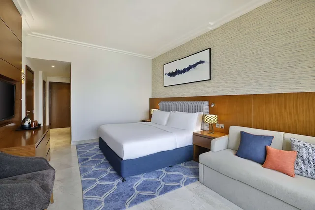 Room, King Bed, Island View, Balcony، Double Tree by Hilton Resort and Spa Marjan Island 5/11
