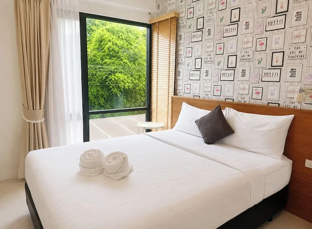 Room, Queen Bed, Small, Palmari Boutique Hotel 1/8