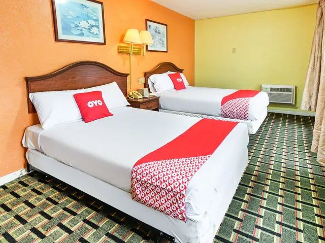 2 Full Bed، OYO Hotel Downtown Peoria I-74 3/10