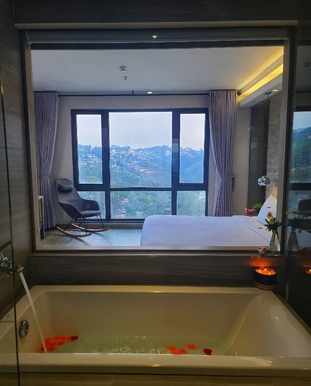 غرفة تُحدَّد عند الوصول، The Luxe Hotel Da Lat 1/1