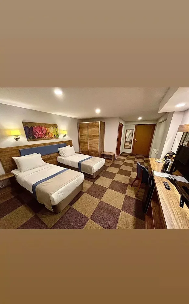 Superior, 1 Queen and 1 Single Bed, Feel & Live Hotel - Villas - Restaurant 3/4