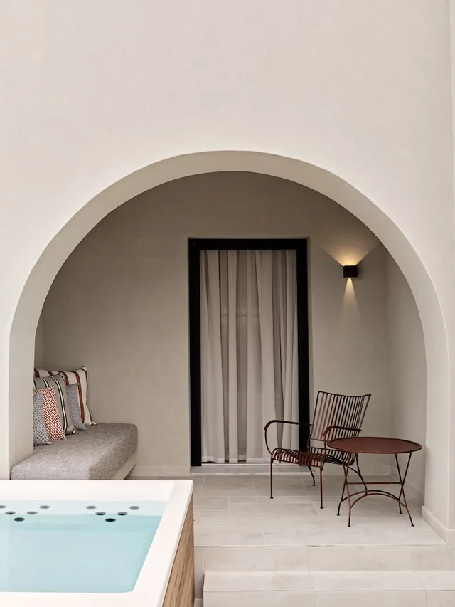Open Plan, Suite, Queen Bed, 2 Sofa, Hot Tub، NAUMA PAROS Design Boutique Hotel Adults Only 9/10