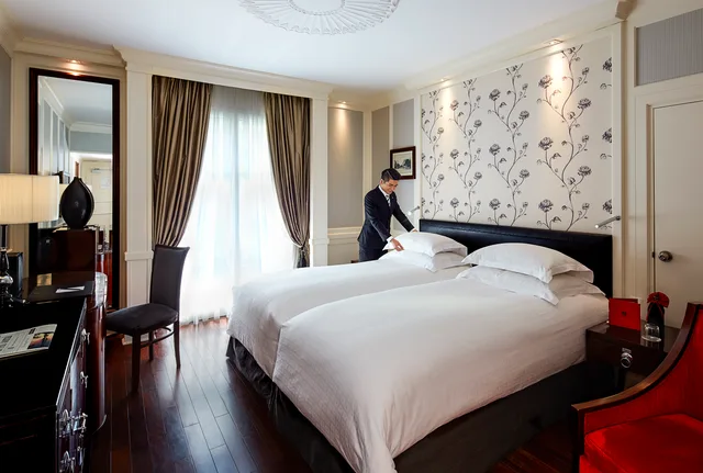 غرفة بريميوم بسريرين منفصلين، Sofitel Legend Metropole Hanoi Hotel 1/2