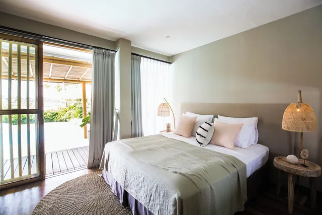 Room, Queen Bed, Pool View, Bloomfield Umalas 3/10