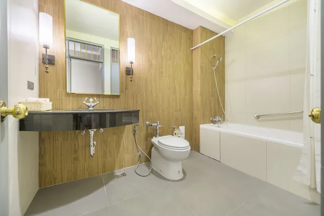 جناح بسرير مزدوج وسريرين منفصلين بغرفتي نوم، Royal Rattanakosin Hotel 8/8