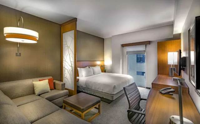 غرفة بسرير كينج مع أريكة، Hyatt Place Washington Dc Us Capitol 2/3