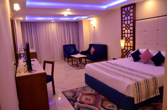 Gold, Single، Edge Rotana Sea Beach 4/8