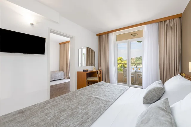 غرفة بسرير مزدوج أو سريرين منفصلين بإطلالة على البحر بشرفة، Splendid Hotel Dubrovnik 3/5