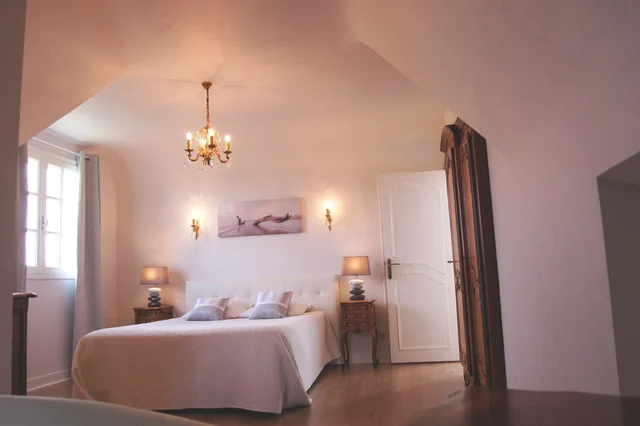 فيلا فاخرة بسريرين كوين بـ4 غرف نوم بحوض استحمام، La Malouiniere Des Longchamps 3/10