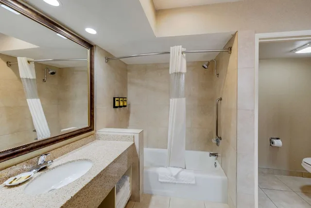 Room, 2 Queen Beds, Best Western Plus Big America 6/6