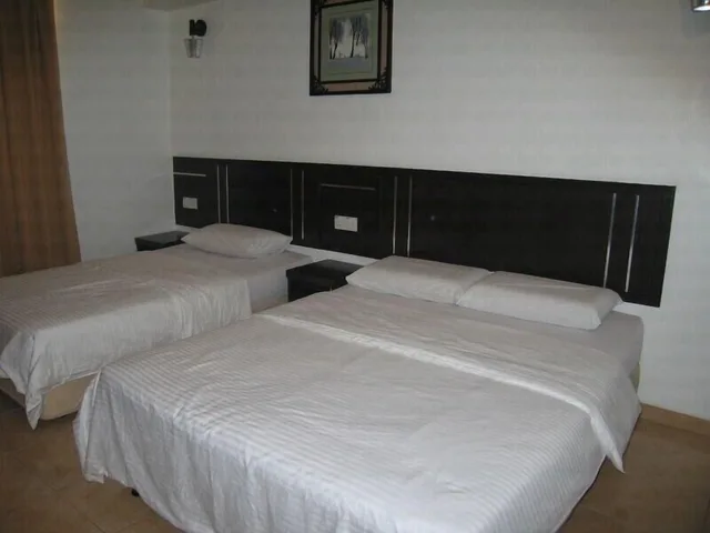 Family, 1 Double and 1 Single Bed, Rainbow Hotel 1/2