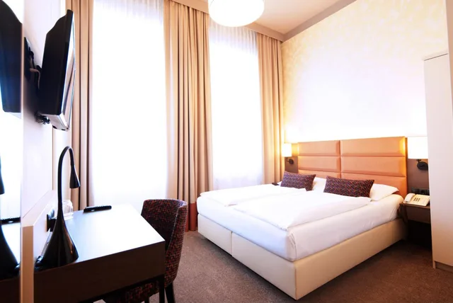 غرفة صغيرة بسرير كينج، HOTEL DREI KRONEN VIENNA CITY 2/10