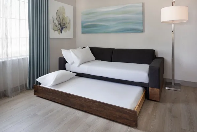 جناح بسرير كينج مع أريكة، Springhill Suites New Smyrna Beach 2/6