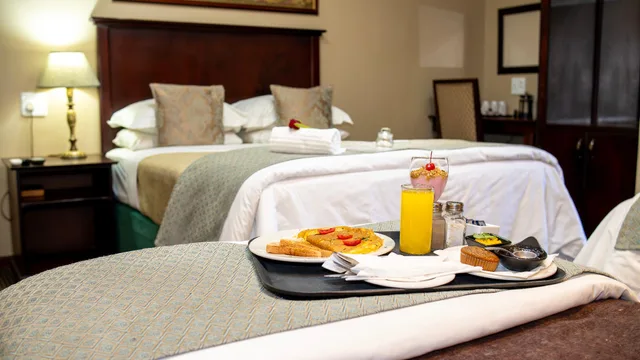 غرفة عائلية، Alveston Manor 3/3