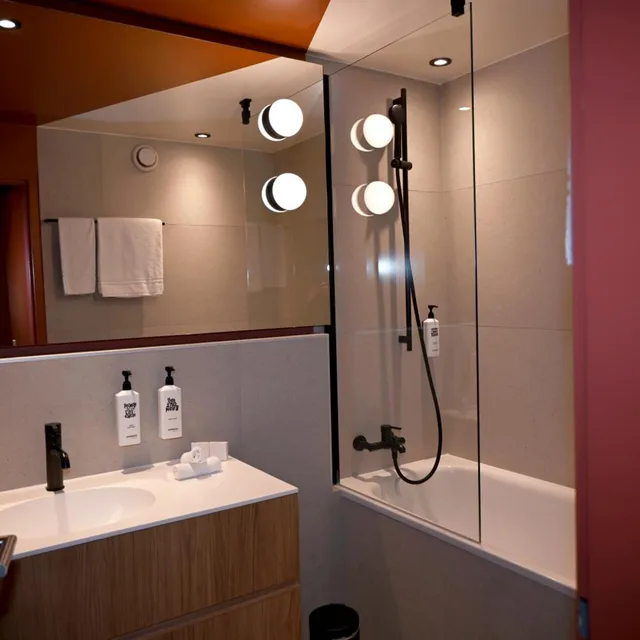 جناح جونيور مع أريكة، Everness Hotel and Resort 3/3