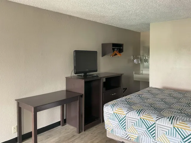 غرفة قياسية بسرير كينج، Hotel Baton Rouge Mid City 2/6