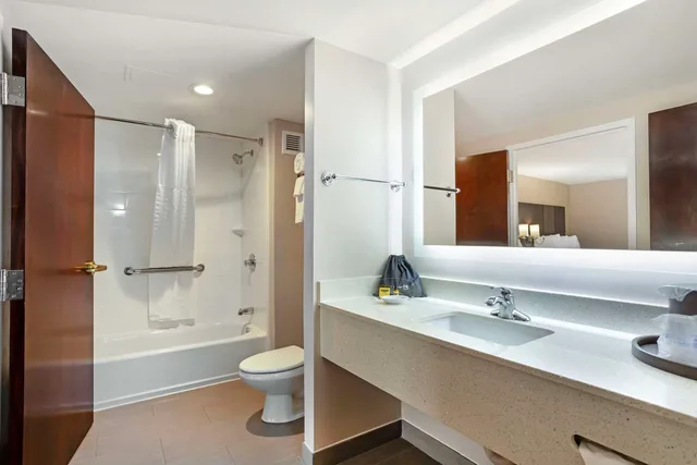 جناح بسريرين كوين، Best Western Plus Fairfield Hotel 4/4