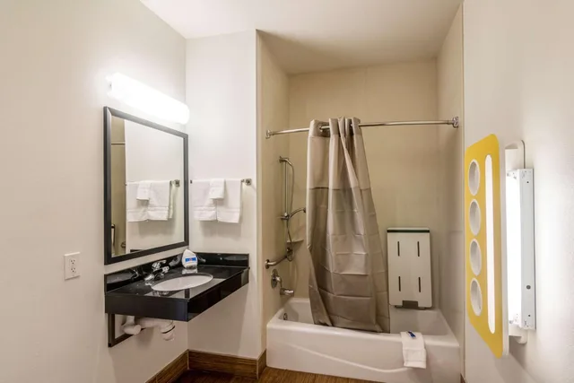 2 Queen Beds - Micfridge، Motel6 Bell Gardens, CA - Los Angeles 4/5