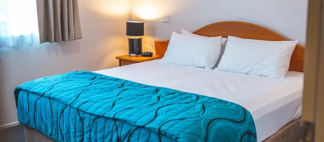 2 Bedrooms, Studio, 1 King and 1 Single Beds, Sofa, HERITAGE CAIRNS 5/6