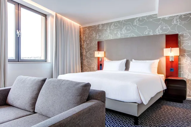 Family, Sea View, Radisson Blu Waterfront Hotel, Jersey 3/6