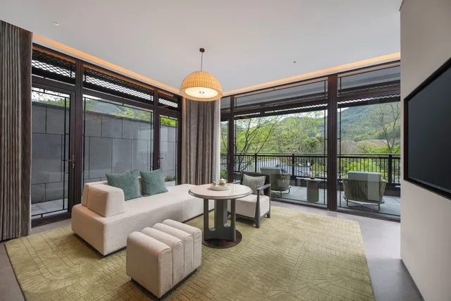 جناح دوبلكس بسريرين منفصلين وسريرين كينج بـ3 غرف نوم، Holiday Inn Resort Ningbo Ninghai by IHG 6/10