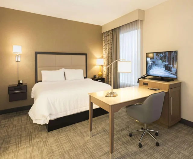 Junior Suite, Studio, King Bed, Accessible، Hampton Inn Suites Minneapolis University Area Mn 3/4