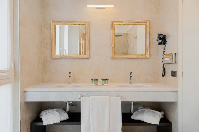 غرفة سوبيريور بسرير مزدوج بشرفة، Hotel Excelsior 6/6
