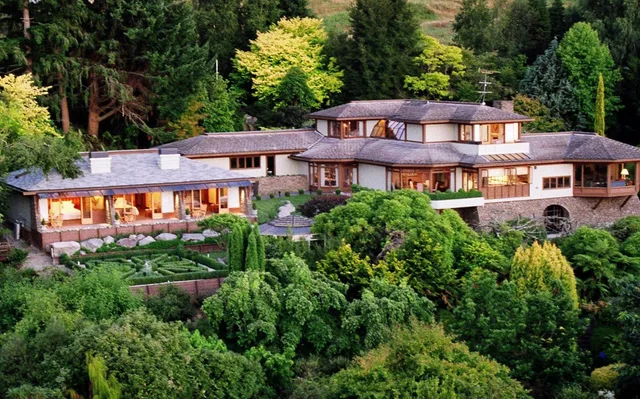 جناح تنفيذي بإطلالة على البحيرة، LAKE TAUPO LODGE 2/2