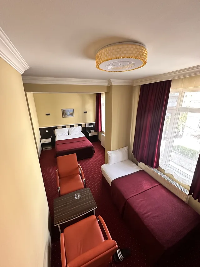غرفة بسرير مزدوج وسرير فردي، Mina 1 Hotel 3/5