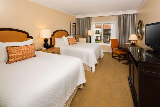Estate, 2 Queen Beds, Garden View, Accessible، Estancia La Jolla Hotel And Spa 4/8