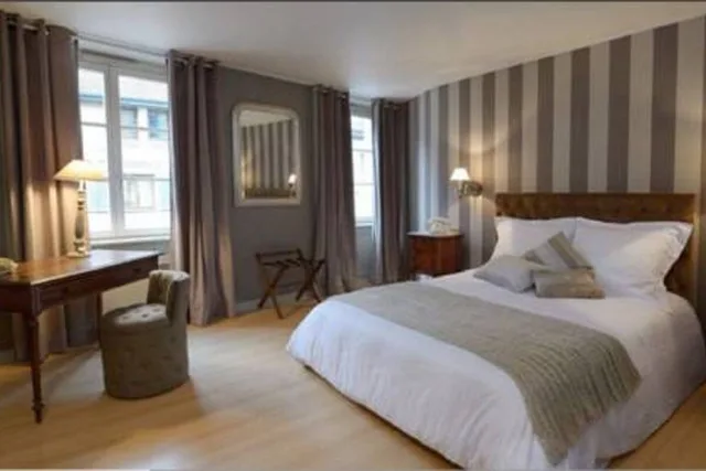 Prestige, Queen Bed, The Originals City, Hotel de la Balance, Montbeliard 1/1