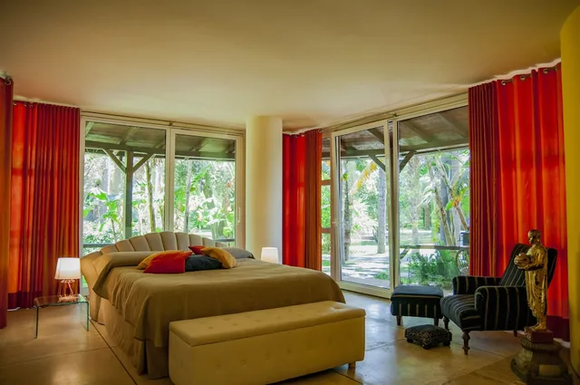 Room, Queen Bed, Garden View, La Villa 9/10