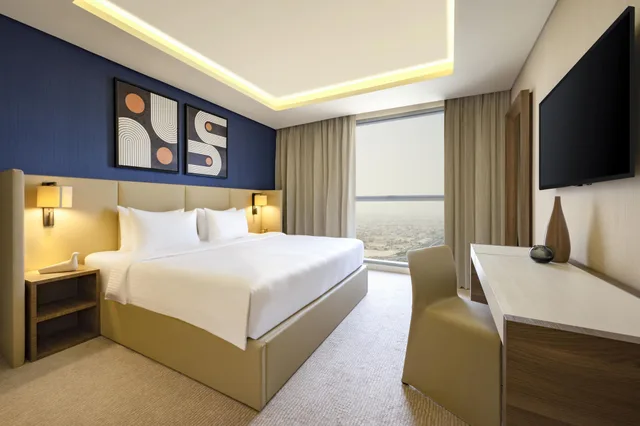 جناح بسرير مزدوج بإطلالة على البحر بغرفة نوم واحدة، Voco Doha West Bay Suites 4/10