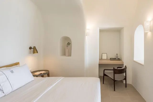 Honeymoon, Suite, Sunset View, Sea View, Hot Tub، Oia Castle Luxury Suites by Art Maisons 1/2