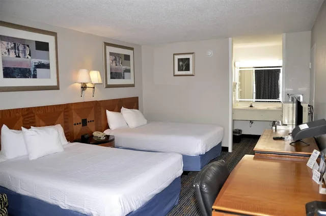 غرفة قياسية بسريرين مزدوجين يُسمح فيها بالحيوانات الأليفة، Days Inn by Wyndham Luray Shenandoah 6/10