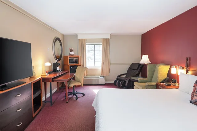 غرفة قياسية بسرير كينج، Fireside Inn Suites West Lebanon 1/10