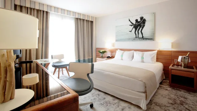 غرفة قياسية بسرير كينج، HOLIDAY INN RESORT NICE - PORT SAINT LAURENT 10/10