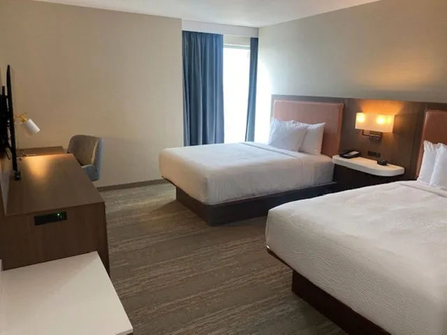 غرفة قياسية بسريرين كوين، La Quinta Inn & Suites by Wyndham Jamaica NYC/JFK AirTrain 3/4