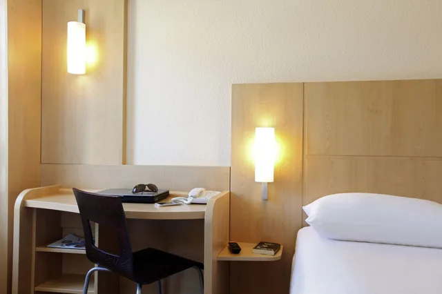 غرفة قياسية بسريرين منفصلين، ibis Nice Centre Gare 8/10