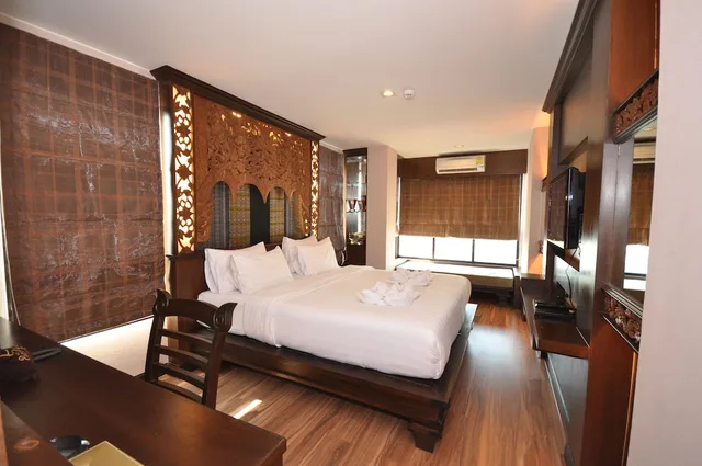 Superior, King Bed, City View, No Balcony, Bathtub، Chalelarn Hotel 1/2