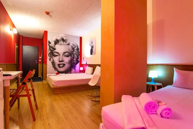 غرفة ثلاثية، Art Hotel Simona 8/8