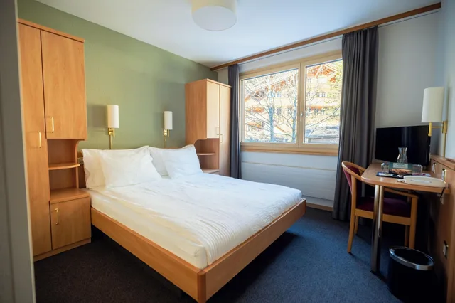 Room, Double Bed, Forest View، Hotel Jungfraublick Ag 2/4