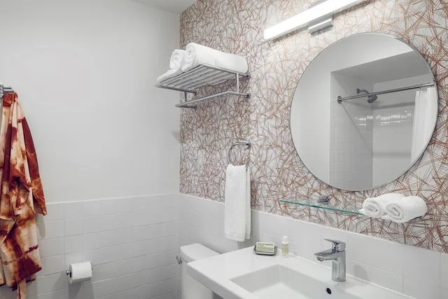 غرفة قياسية بسرير مزدوج، Days Inn - Raleigh Downtown 3/3