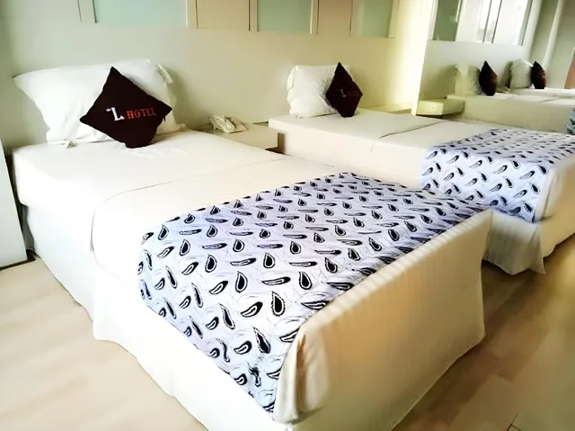 غرفة سوبيريور بسرير مزدوج، The L Hotel Entertainment 2/2