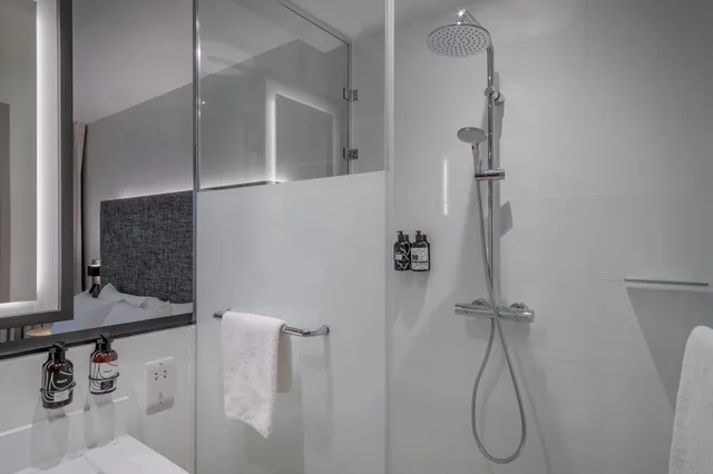 Innside, Queen Bed, River View، INNSIDE Newcastle 1/1