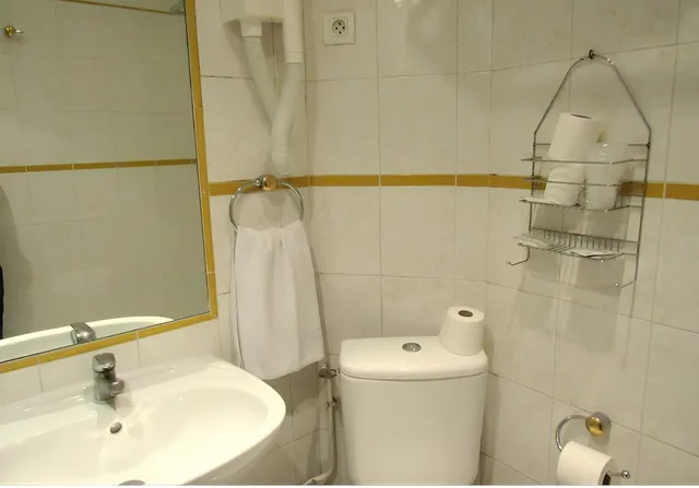 غرفة ثلاثية بسرير مزدوج وسرير فردي، HOTEL DU SQUARE D ANVERS 4/8
