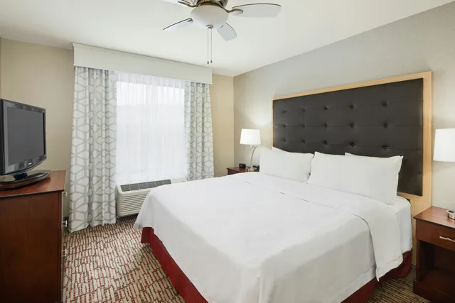 1 Bedroom, Suite, King Bed, Homewood Suites By Hilton Columbus 1/4
