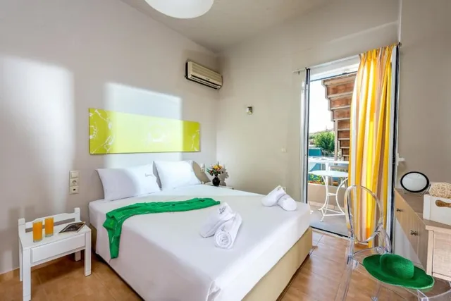 شقة بسريرين منفصلين بغرفتي نوم مع أريكة، Anemos Suites by Estia 3/5