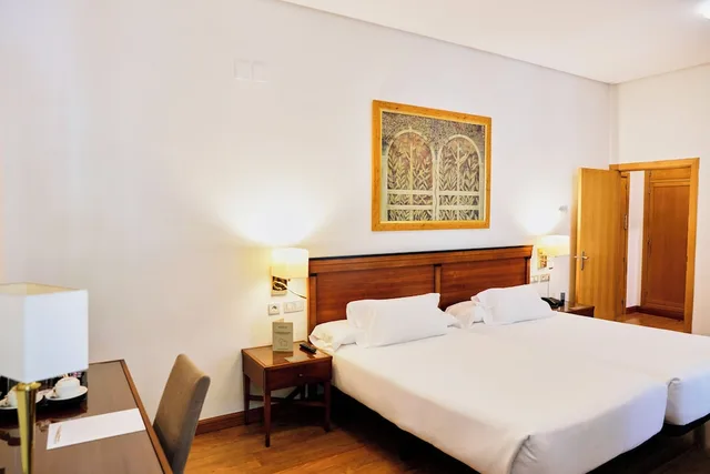 Premium, Becquer Hotel 8/10